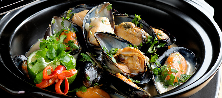 Thai-Steamed Mussels