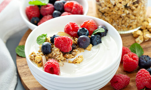 High-Protein Greek Yogurt Berry Bowl